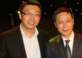 中国驻墨尔本总领事沈伟廉先生（右）